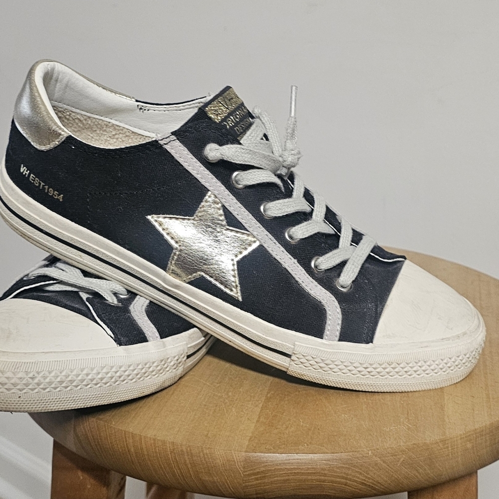 Vintage Havana Sneakers, Size 10